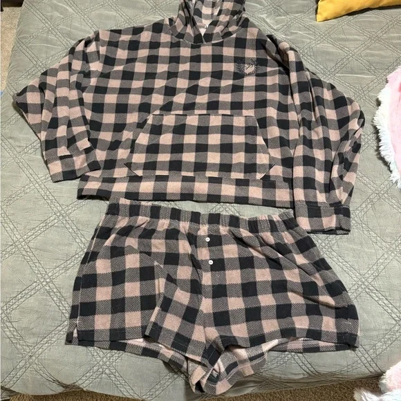 PINK Victoria's Secret Checkered Sleepwear - Picture 1 of 5